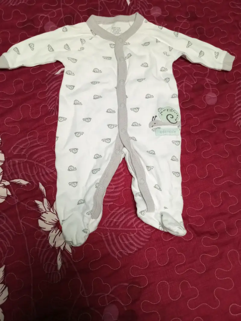 Enterito bebé blanco con diseño - 1