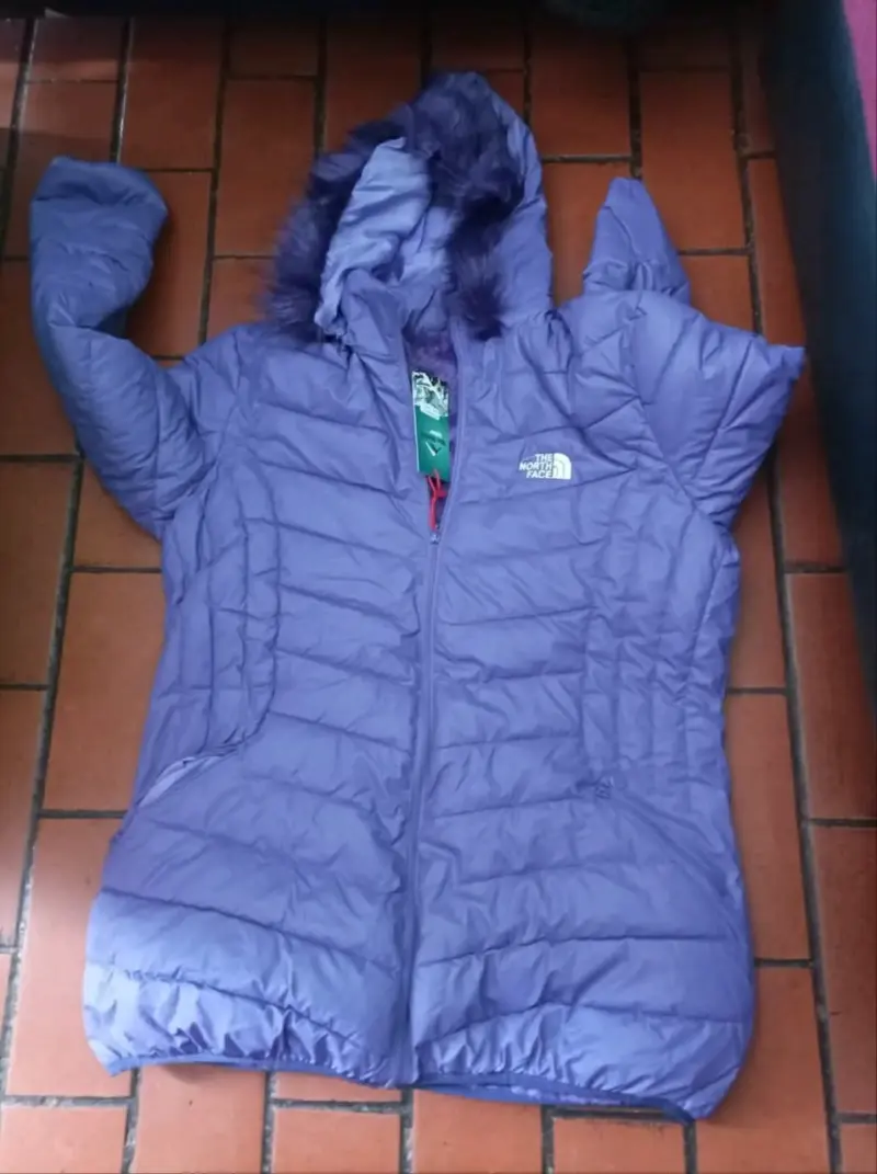 Chaqueta de lana con capucha - 4