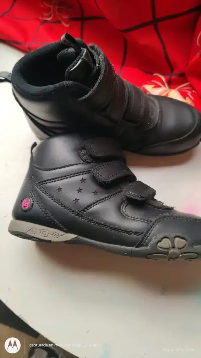 Zapatos negros infantiles - miniatura 2