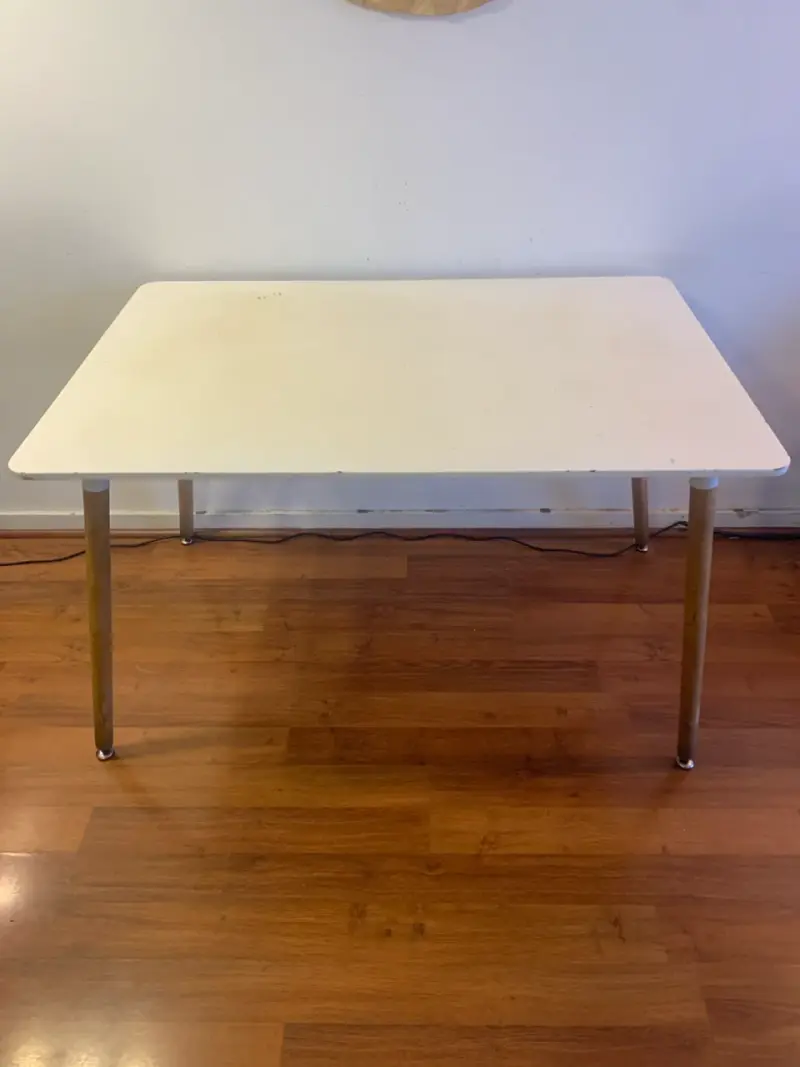 Mesa blanca rectangular - 1