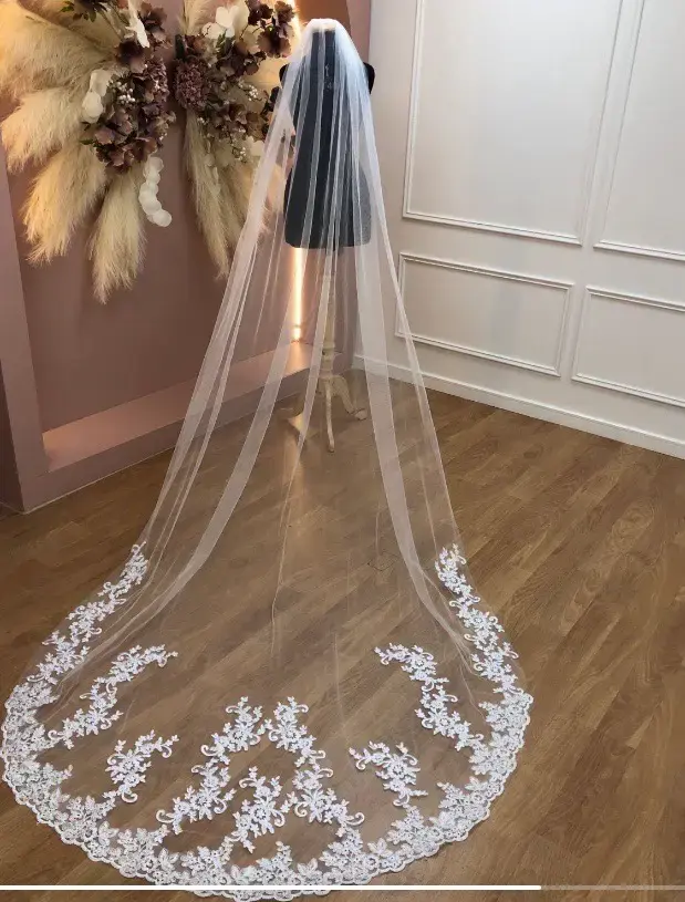 Velo de novia estilo ca largo con encaje 3 metros