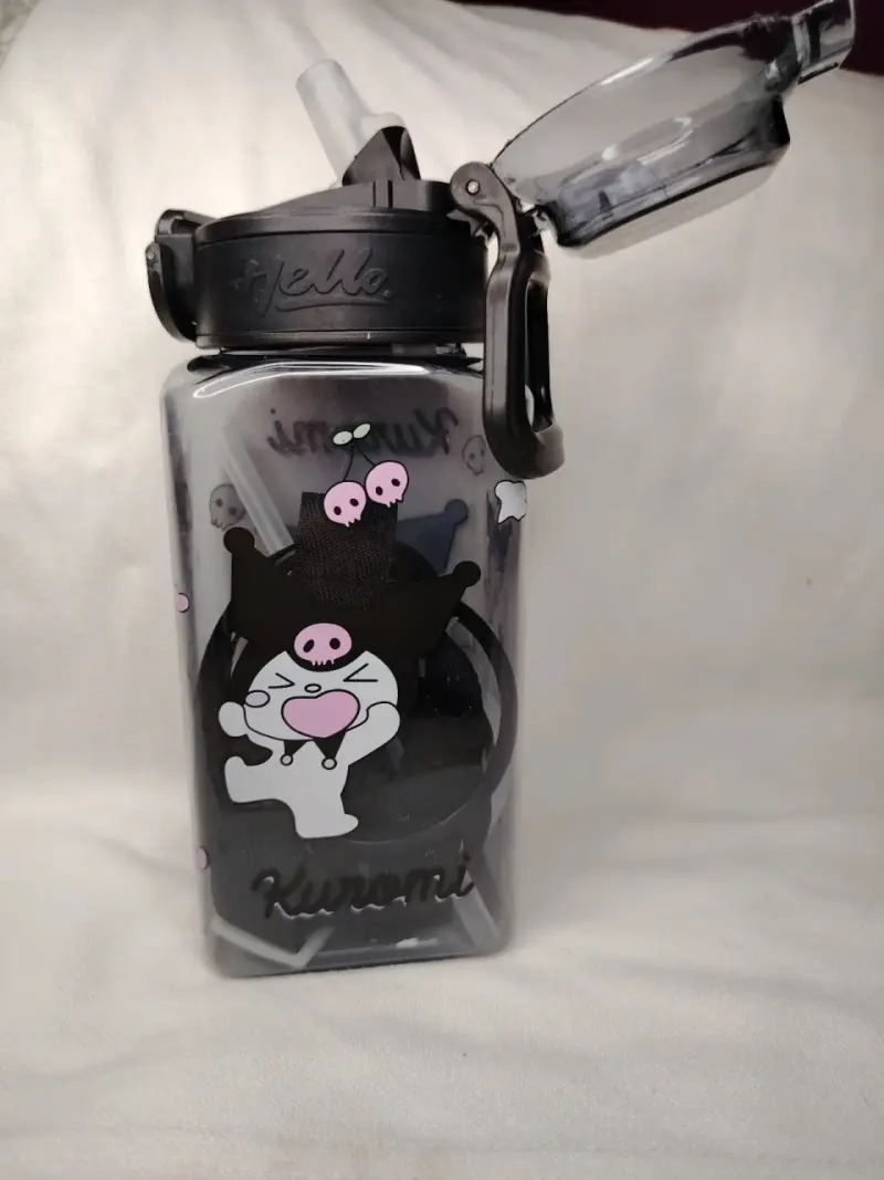 Botella  con diferentes personaje. - 2