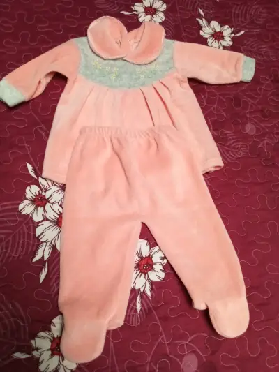 Conjunto rosado para bebé - miniatura 2