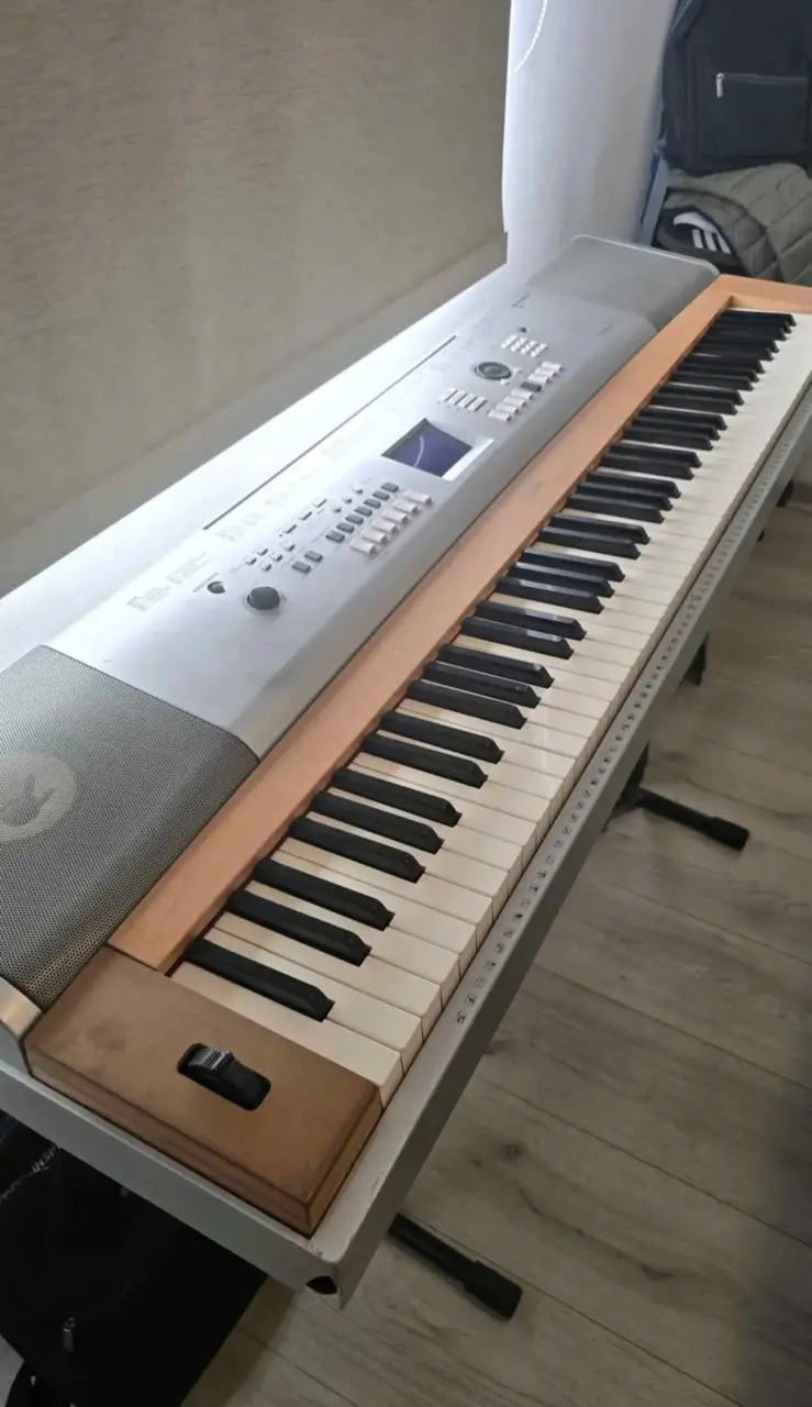 Teclado Yamaha DGX 630 - 2