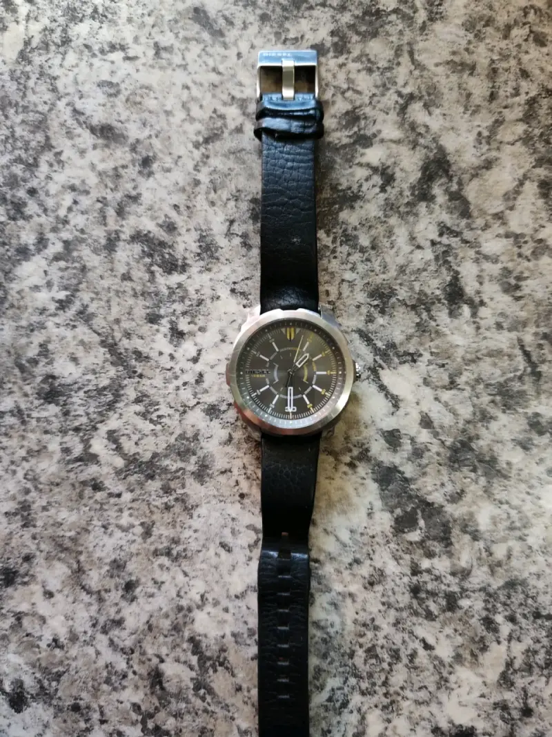 Reloj Diesel de cuero negro - 3
