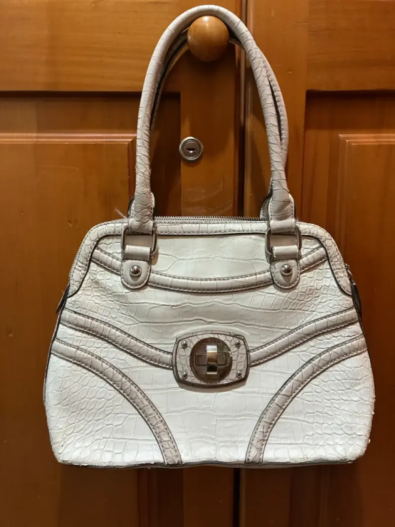 Cartera Guess, original, blanco estilo cocodrilo - 2