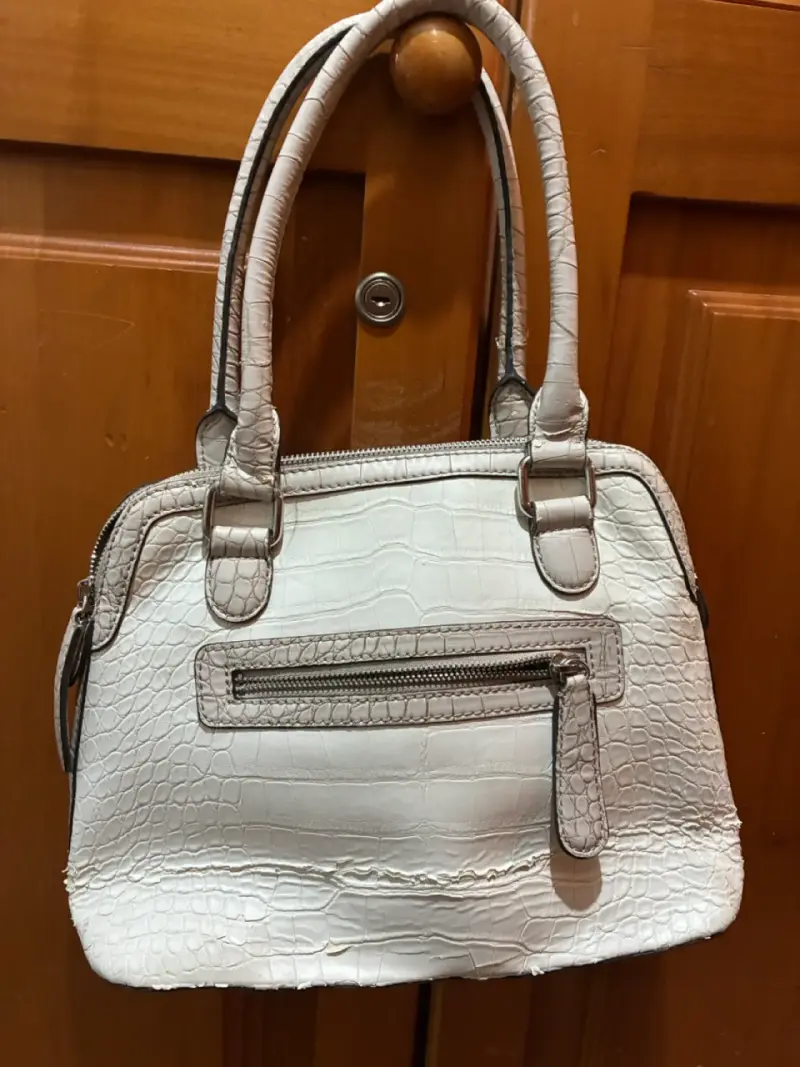 Cartera Guess, original, blanco estilo cocodrilo - 3
