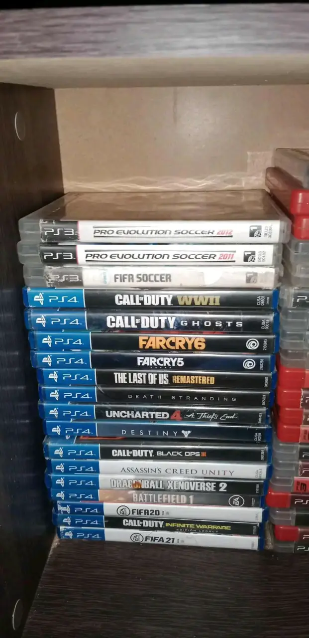 Colección de videojuegos PS4 y PS3 - 1