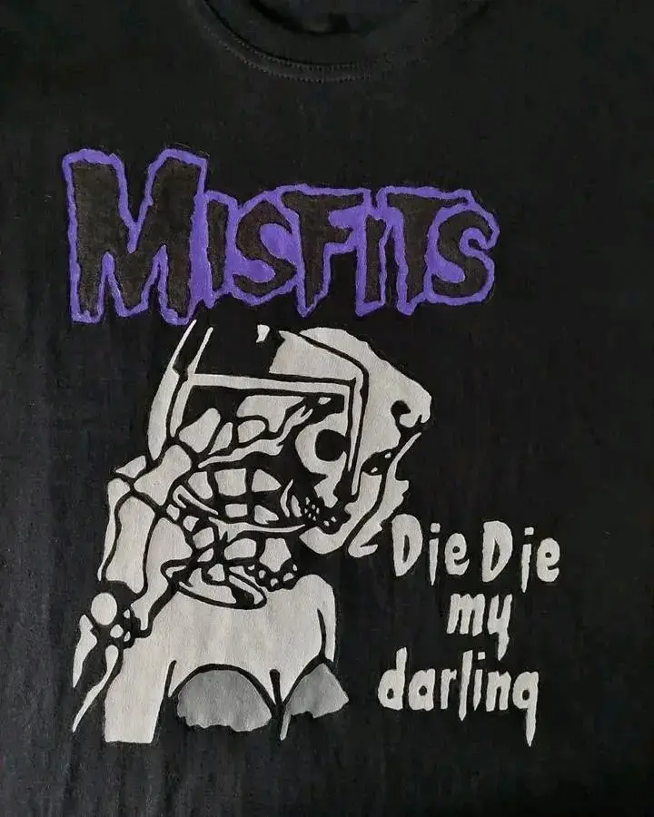 Polera negra Misfits