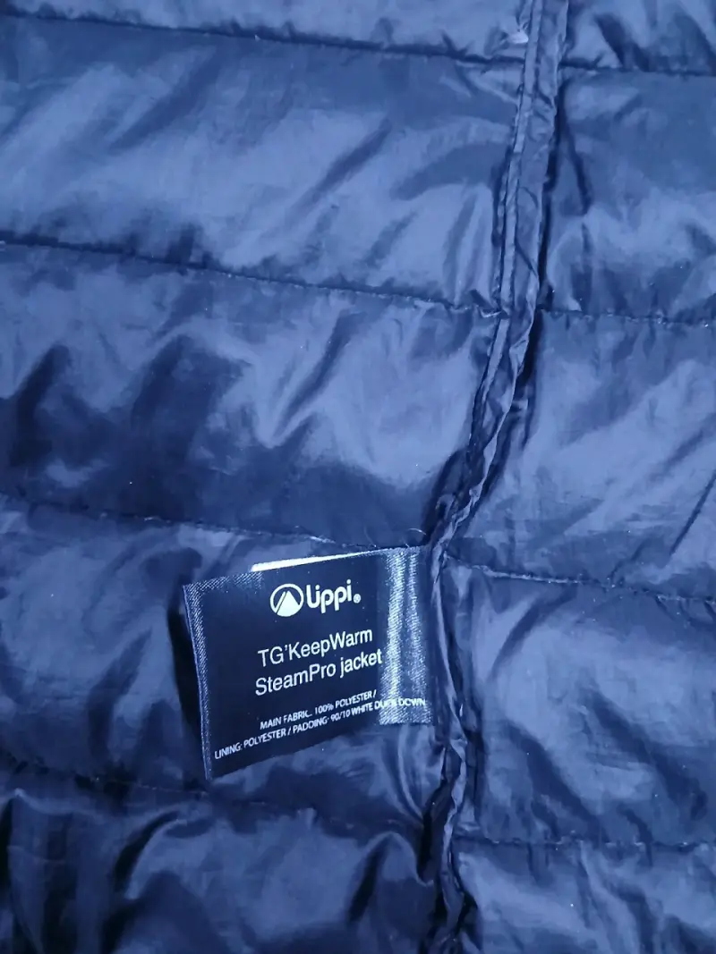 Parka negra con capucha Lippi - 3