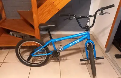Bicicleta BMX azul XT5 + Casco - miniatura 1