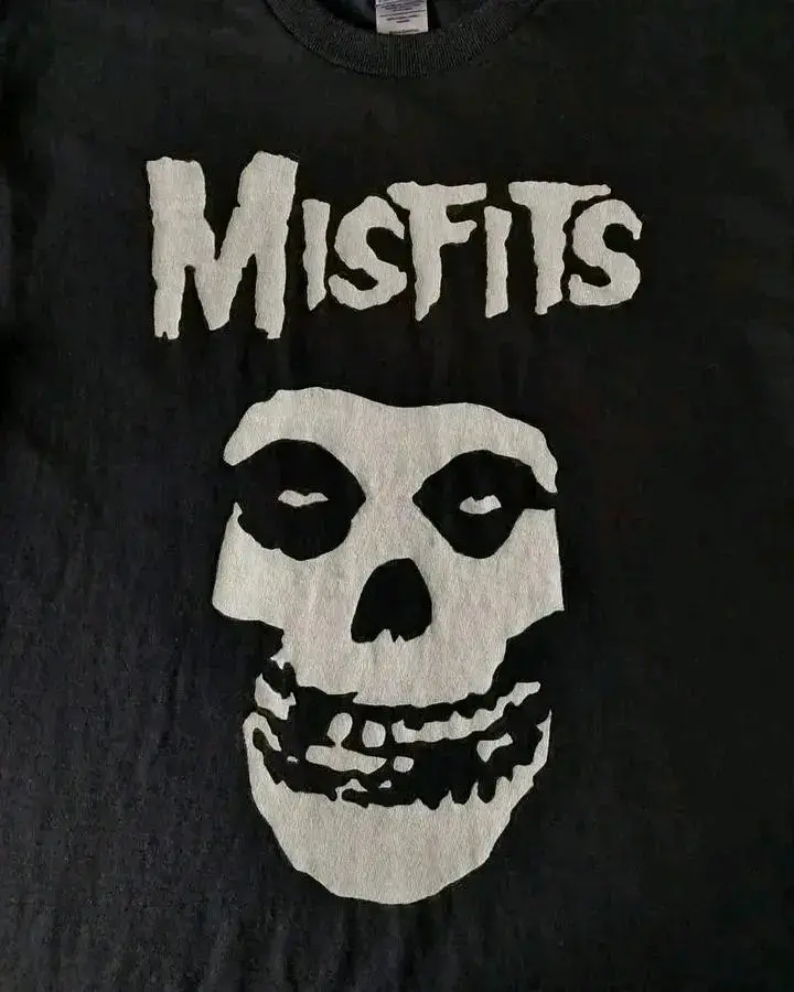Polera Misfits negra