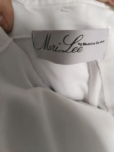 Vestido de novia blanco elegante - miniatura 3