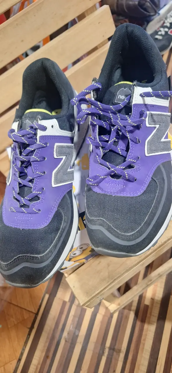 Zapatillas deportivas moradas - 1
