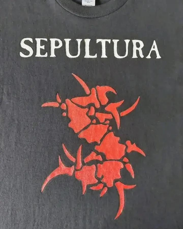 Polera negra Sepultura