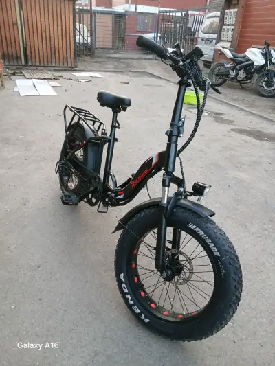 Bicicleta eléctrica plegable negra - miniatura 1