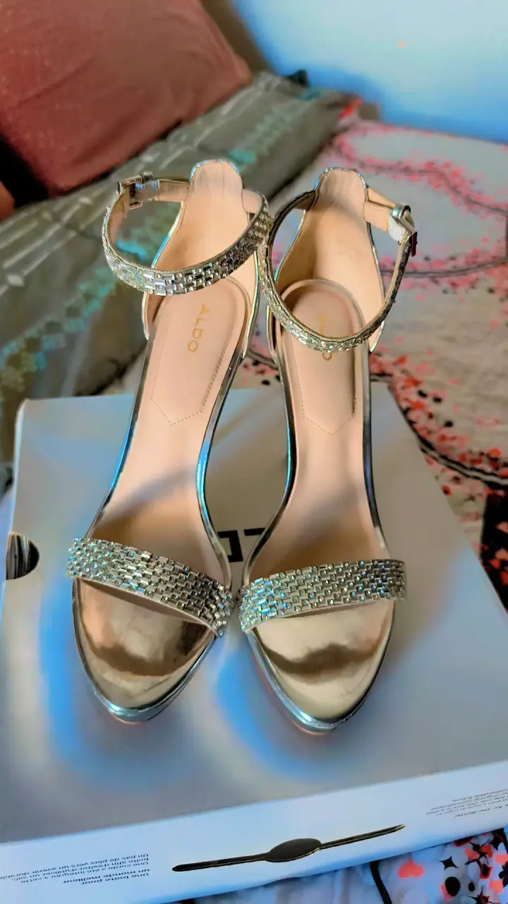 Tacones altos plateados brillantes - 5