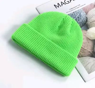 Gorro verde neón, amarillo neon, mostaza. Beanies - miniatura 1