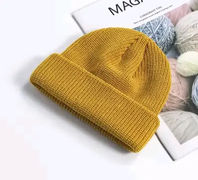Gorro verde neón, amarillo neon, mostaza. Beanies - miniatura 2