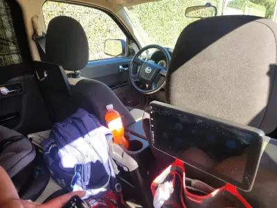 Pantalla multimedia para auto reposacabezas - miniatura 2