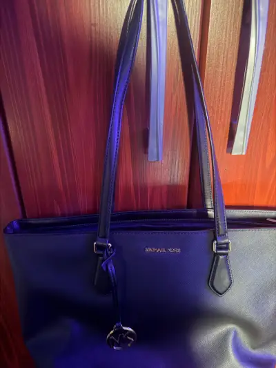 Bolso Michael Kors negro elegante - miniatura 1