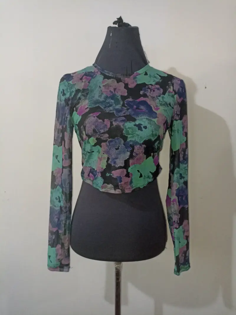 Top de mangas largas floral