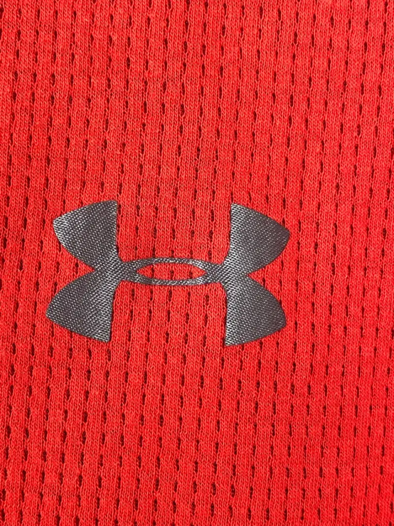 Polera roja deportiva Under Armour - 1