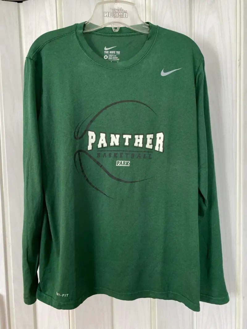 Polera manga larga verde Nike - 1