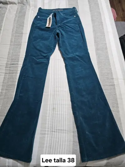 Jeans clásicos talla 38 (Nuevos con etiqueta) - miniatura 1