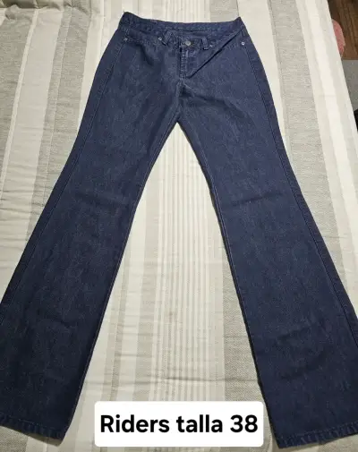 Jeans clásicos talla 38 (Nuevos con etiqueta) - miniatura 2