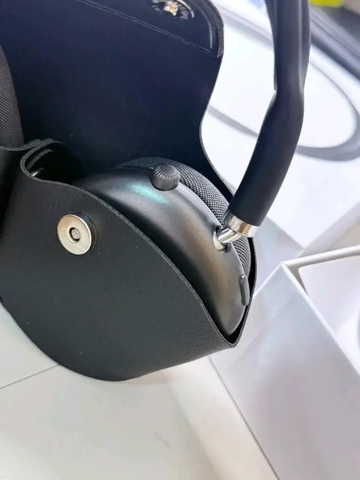 Airpods max - 4