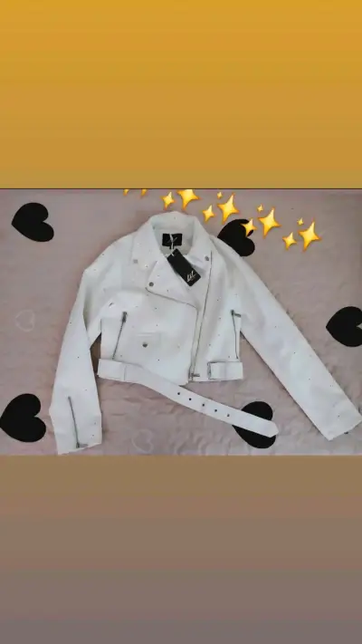 Chaqueta blanca de cuero sintético - miniatura 1