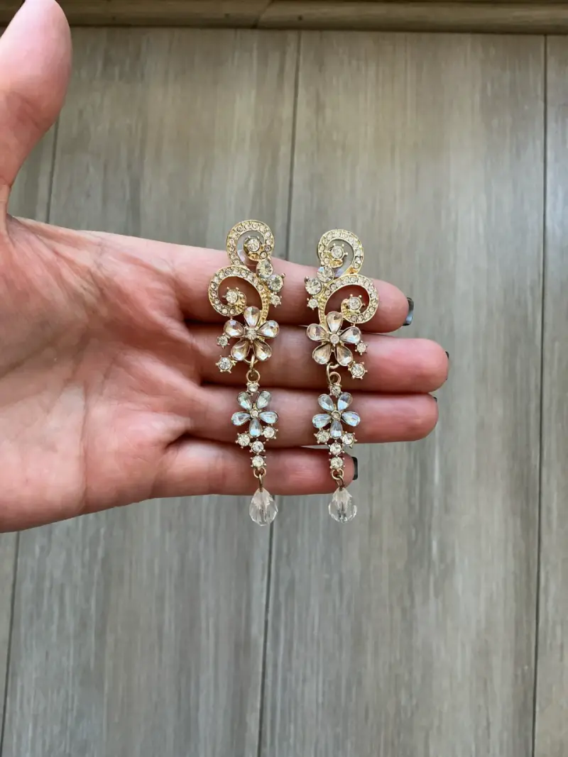 Pendientes largos dorados - 1