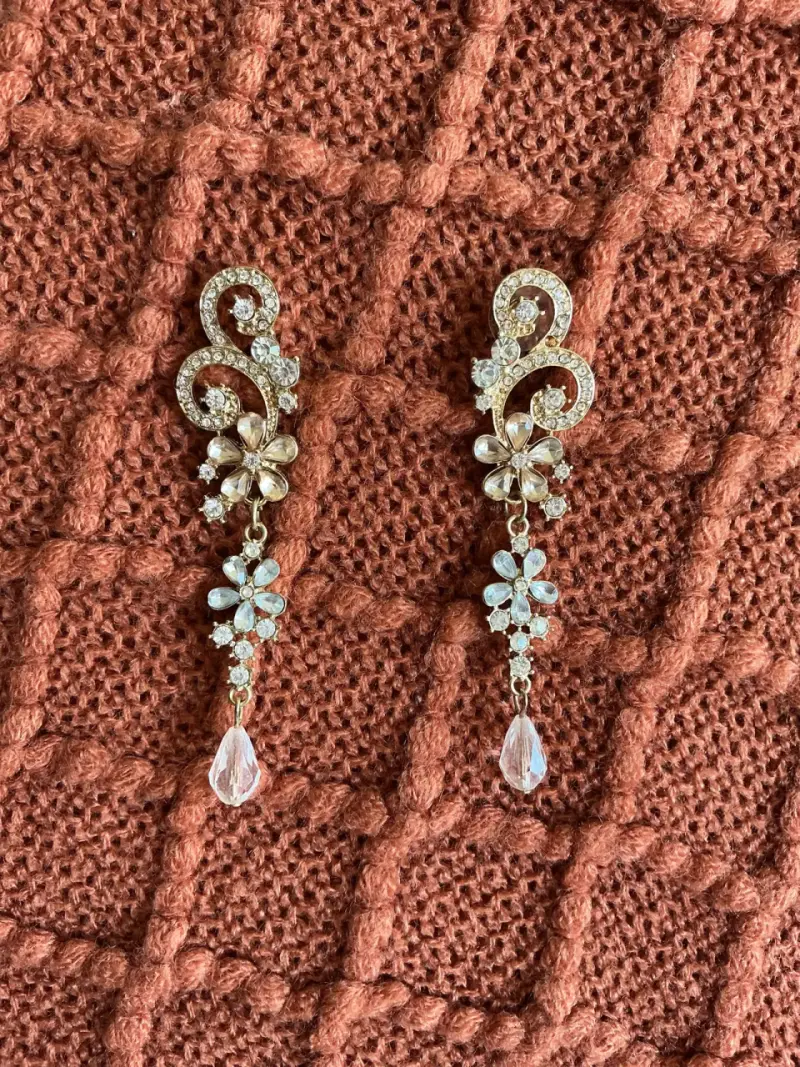 Pendientes largos dorados - 3
