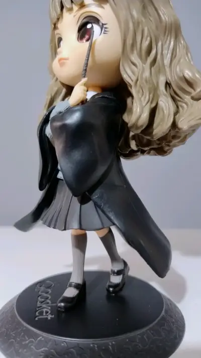 Figura original Q Posket de Hermione Granger - miniatura 5