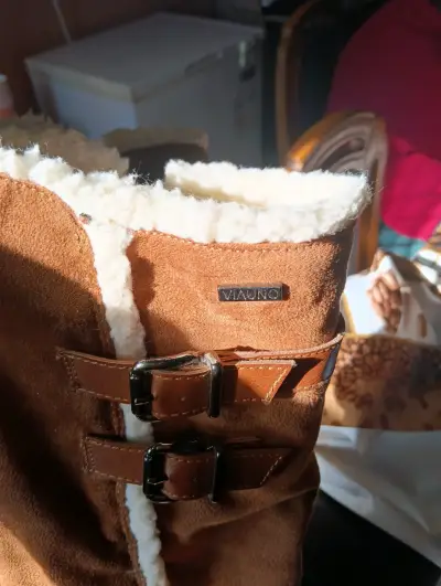 Botas alta café con hebillas - miniatura 3