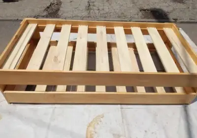 Base de cama de madera - miniatura 1