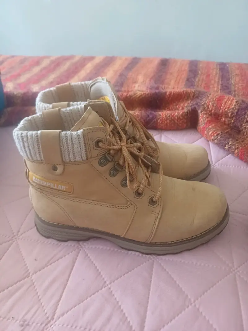 Botin Caterpillar beige mujer - 3
