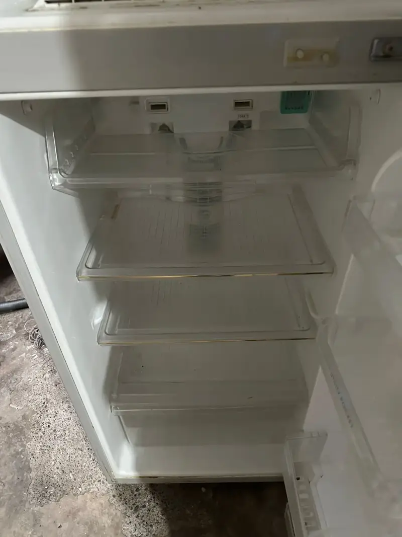 Refrigerador Samsung plata vertical - 2