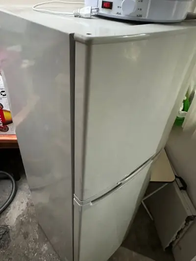 Refrigerador Samsung plata vertical - miniatura 3