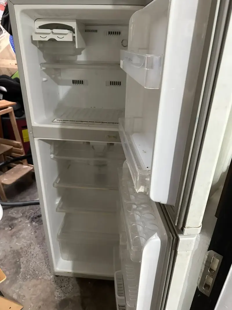 Refrigerador Samsung plata vertical - 4