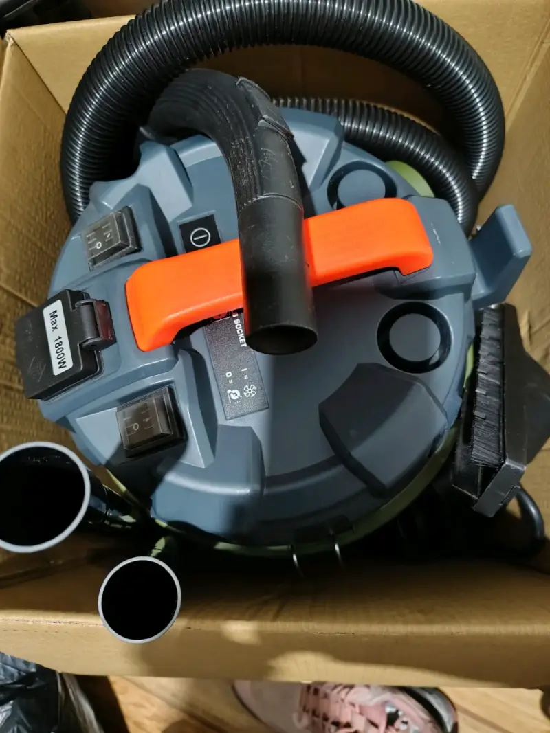 Aspiradora eléctrica BauKer 1200W - 2