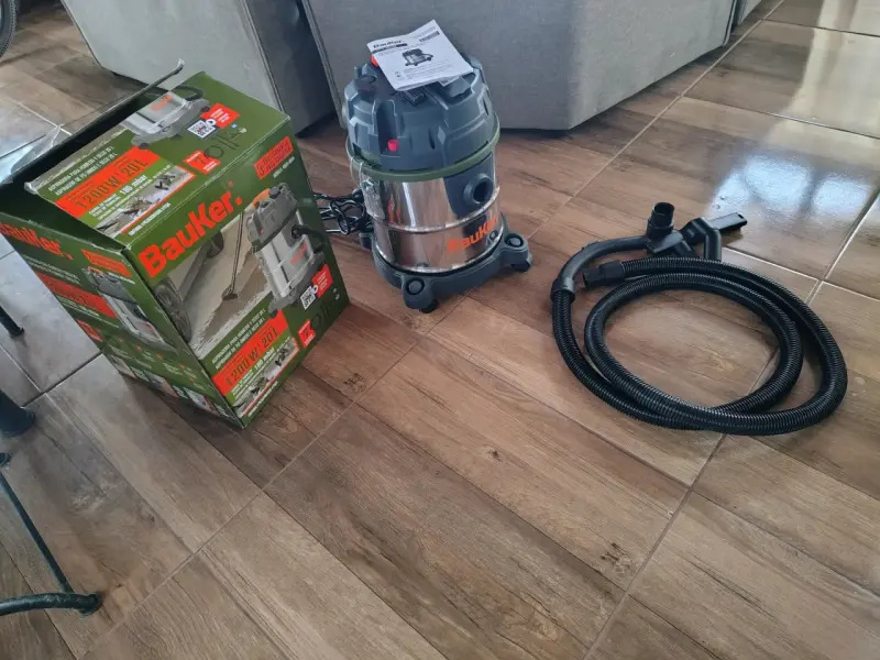 Aspiradora eléctrica BauKer 1200W - 6