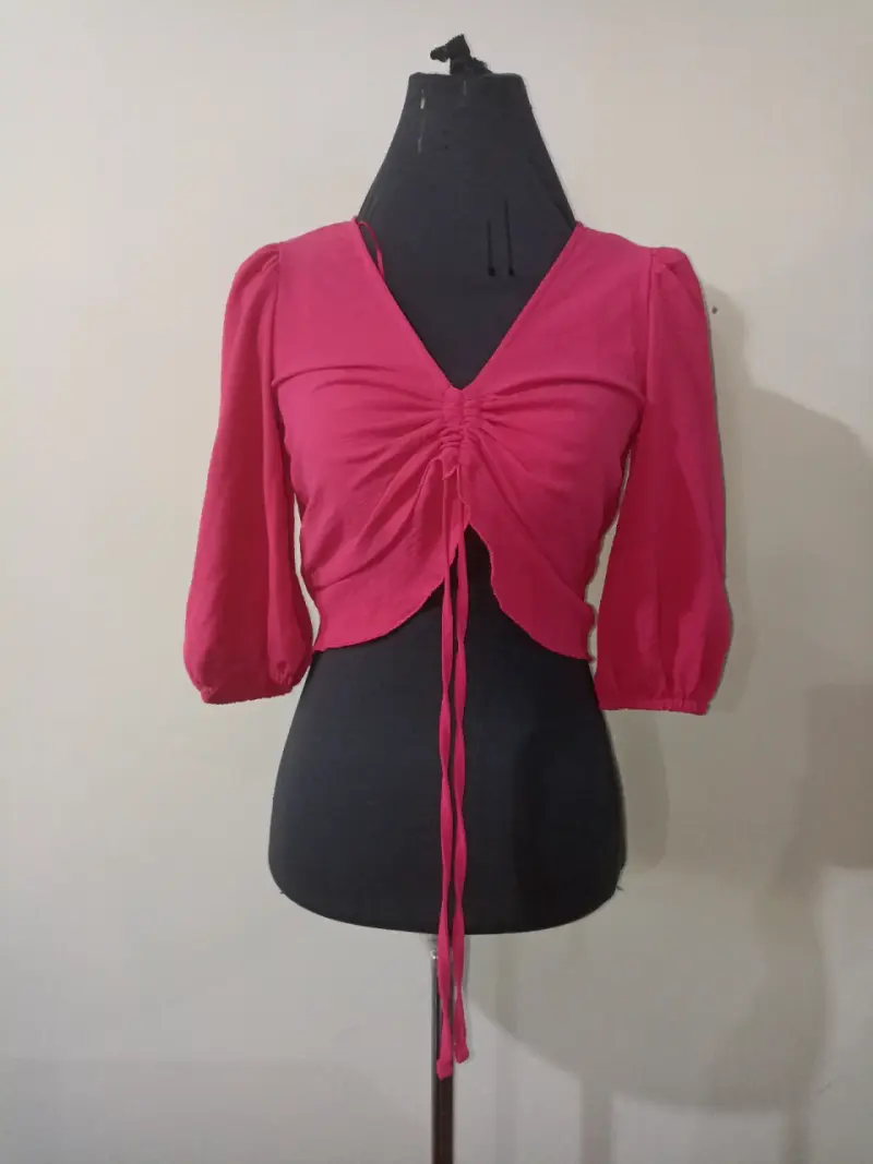 Blusa rosa con ajuste - 1