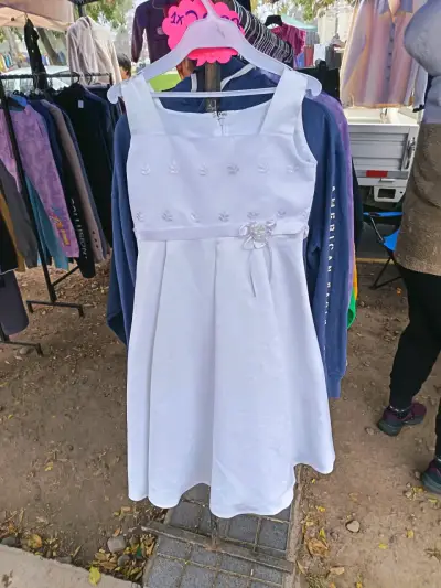 Vestido de niña blanco - miniatura 4