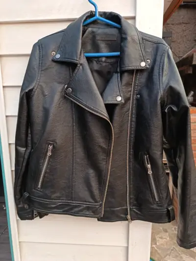 Chaqueta de cuero negra - miniatura 1