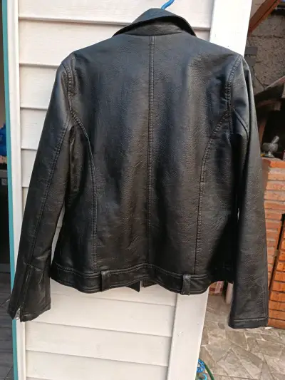 Chaqueta de cuero negra - miniatura 3