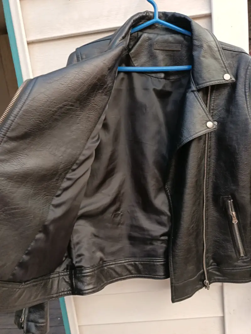 Chaqueta de cuero negra - 5