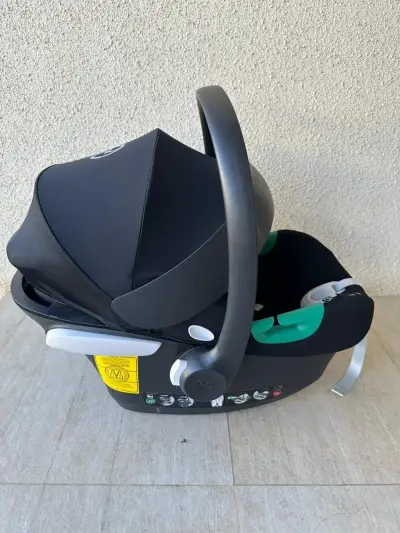 Silla de auto para bebé - miniatura 4