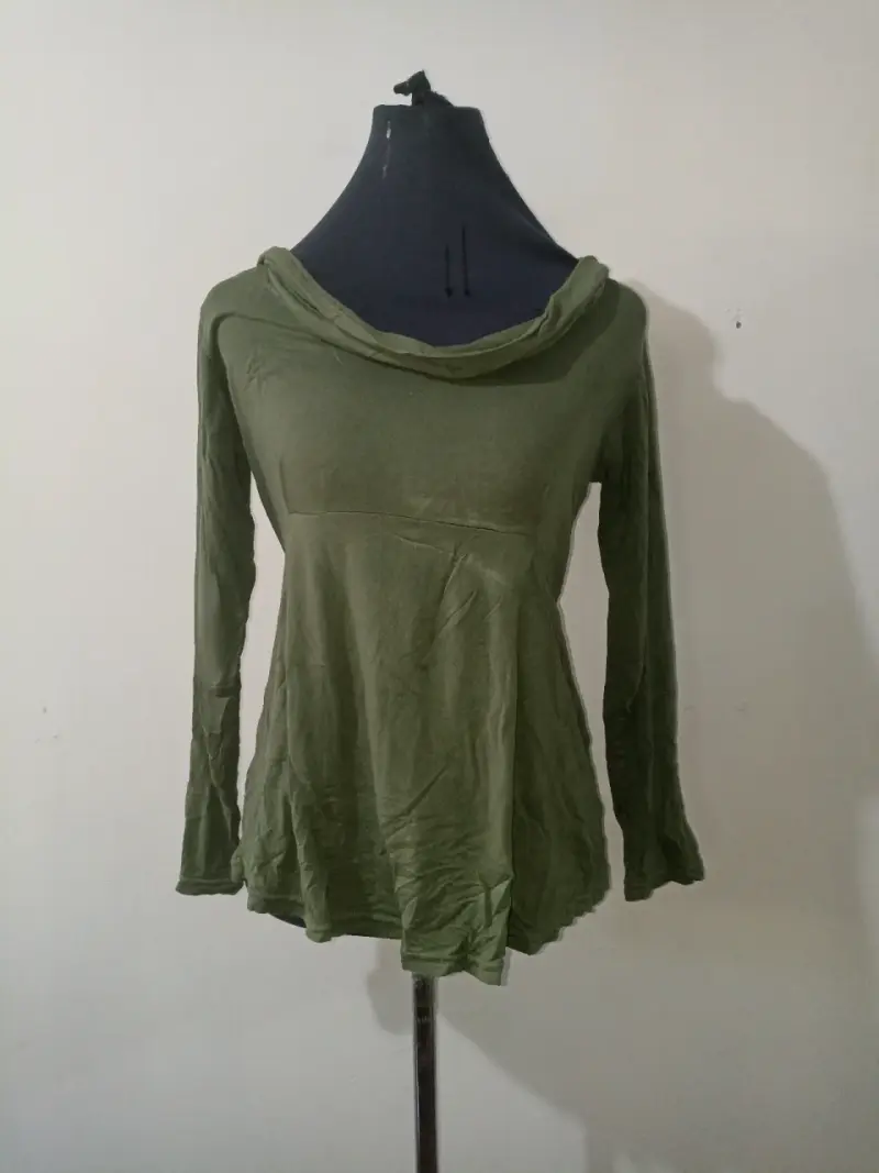 Polera verde manga larga